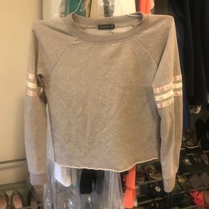 gray cropped sweatshirt size S